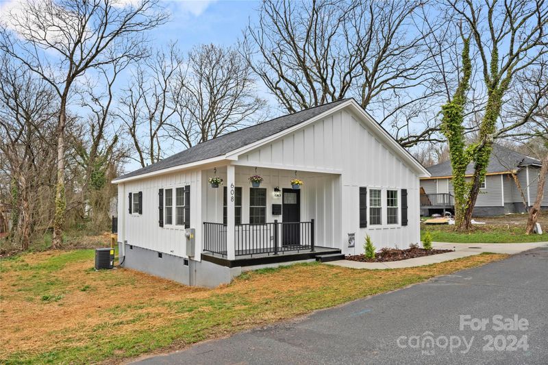608 Tait St, Lincolnton, NC 28092