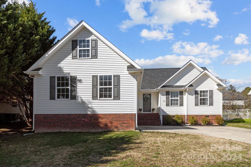 627 Red Hawk Way, Clover, SC 29710