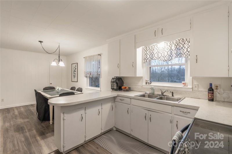 808 Oval St, Kannapolis, NC 28081