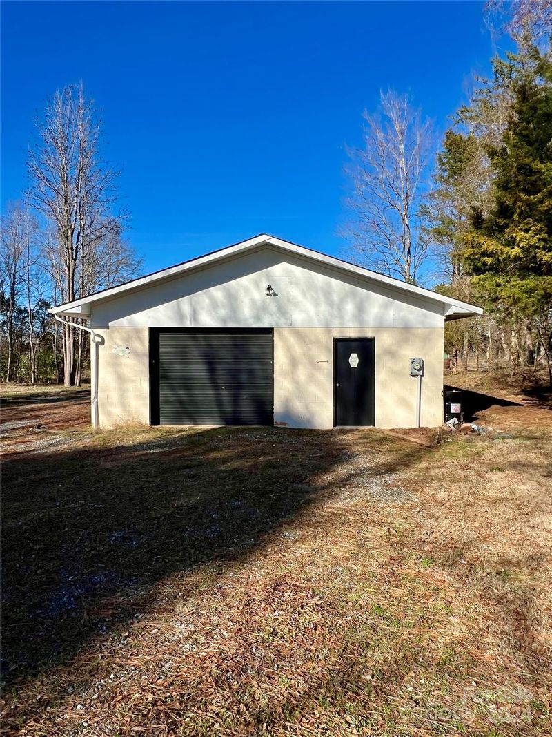 1966 Sigman St, Hickory, NC 28602