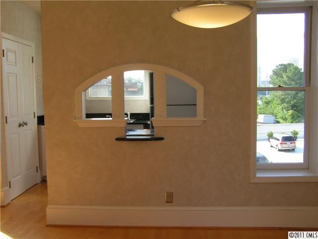 1101 E Morehead St #36, Charlotte, NC 28204