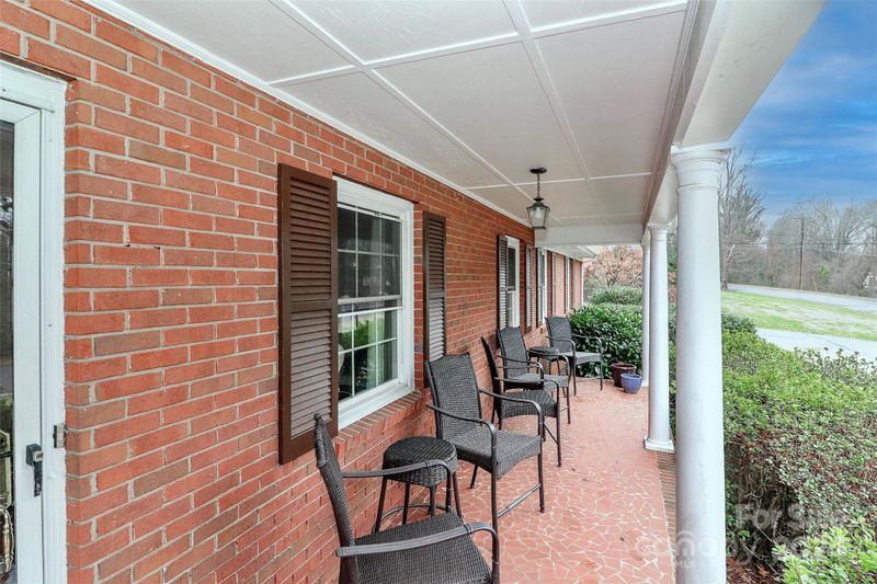 528 Stoneybrook Rd, Statesville, NC 28677