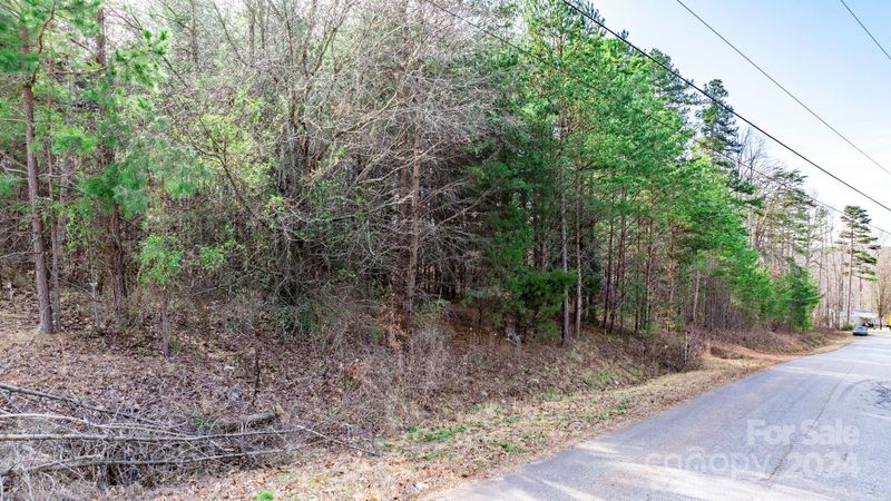 2365 6th Street Ct SE, Hickory, NC 28602