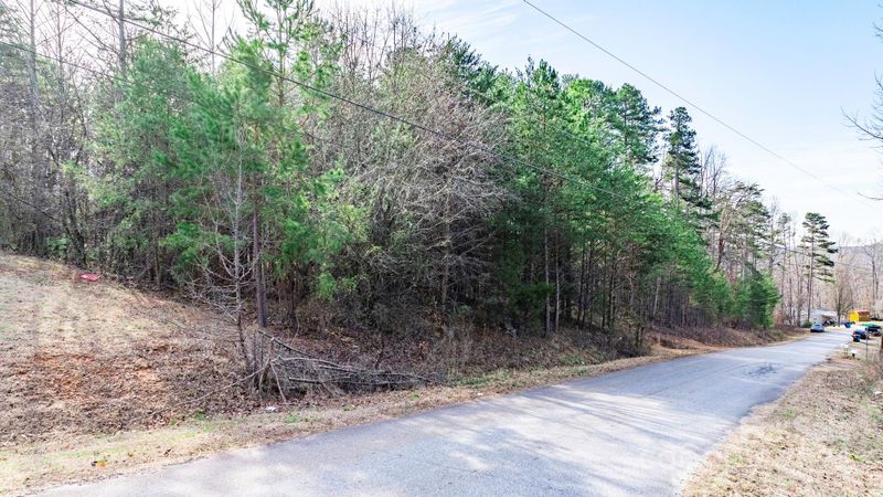 2365 6th Street Ct SE, Hickory, NC 28602