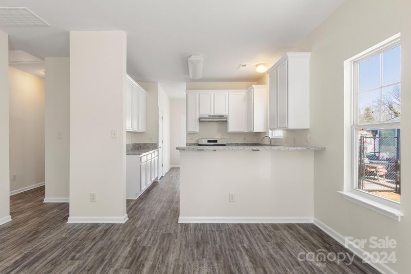 2738 Wingate Ave, Charlotte, NC 28208