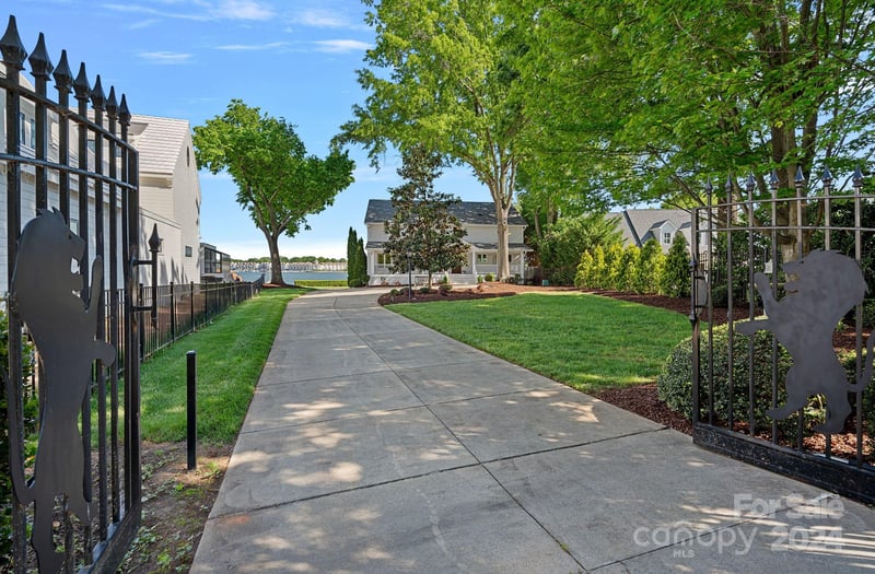 18001 Whispering Oaks Dr, Cornelius, NC 28031