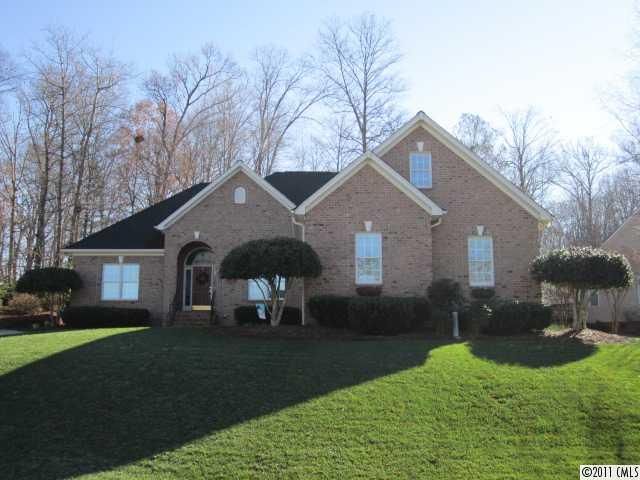 1035 Marguerite Dr, Lowell, NC 28098
