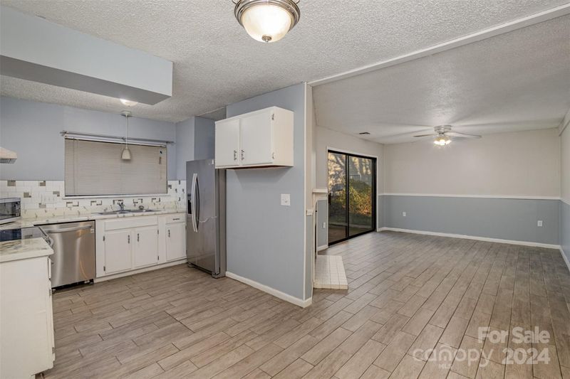4831 Spring Lake Dr, Charlotte, NC 28212