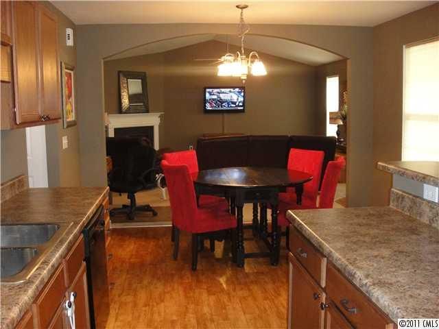 150 Winding Cedar Dr, Statesville, NC 28677
