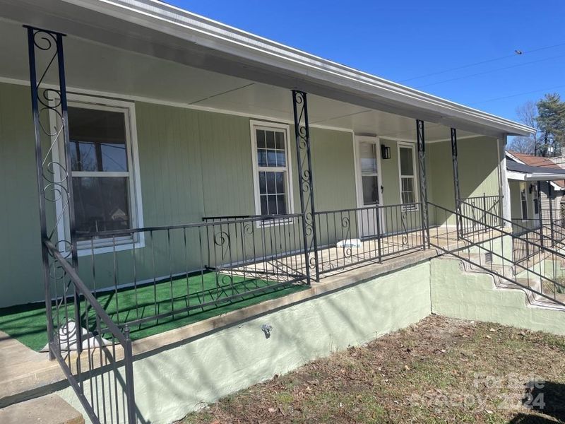 225 E Sharpe St, Statesville, NC 28677