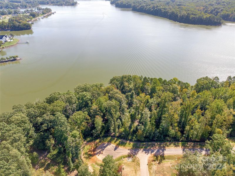 865 Lakeforest Dr, Belmont, NC 28012