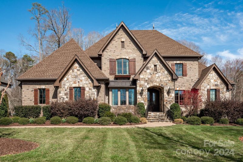 7904 Skye Lochs Dr, Waxhaw, NC 28173
