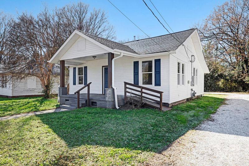 105 S Elm St, Gastonia, NC 28052