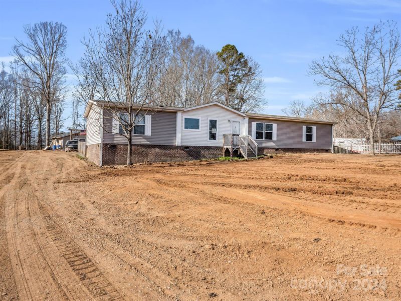 8761 Cloverfield Dr, Kannapolis, NC 28081