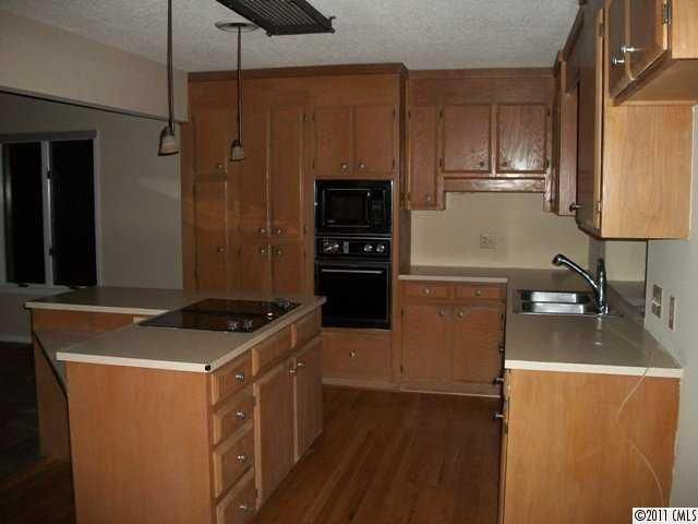 20918 Island Forest Dr, Cornelius, NC 28031