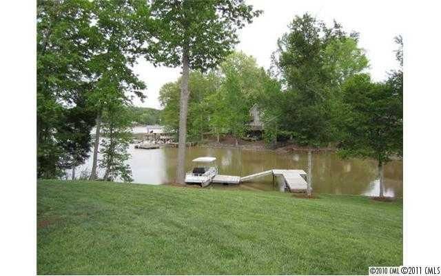 605 Edgewater Dr, Belmont, NC 28012