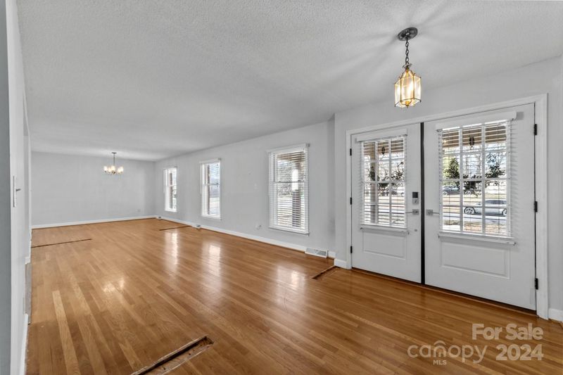 104 Sturbridge Dr, Charlotte, NC 28214