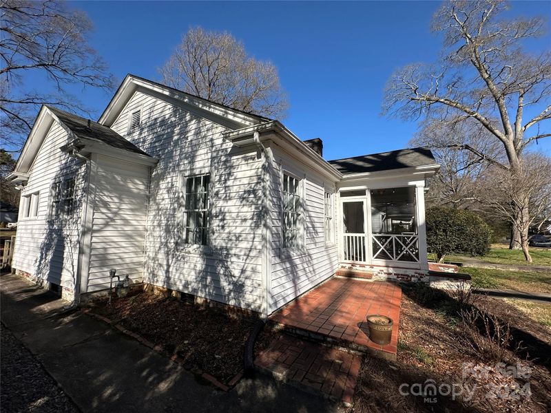 1306 Jackson Rd, Gastonia, NC 28052
