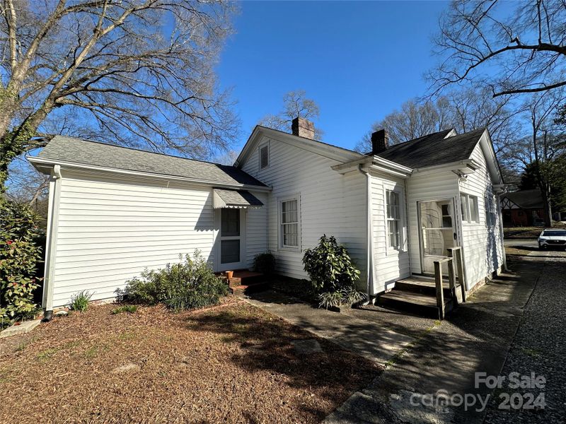 1306 Jackson Rd, Gastonia, NC 28052