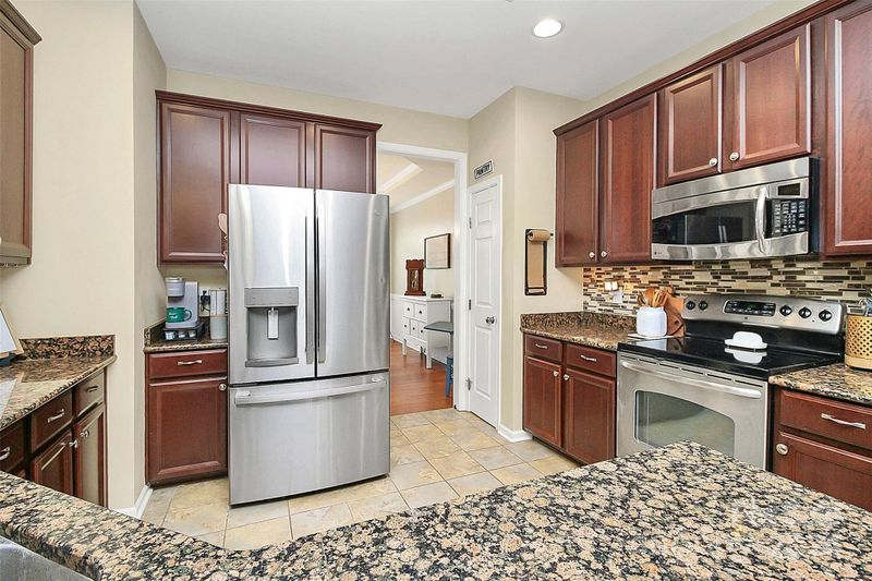 305 Hydrangea Dr, Lake Wylie, SC 29710