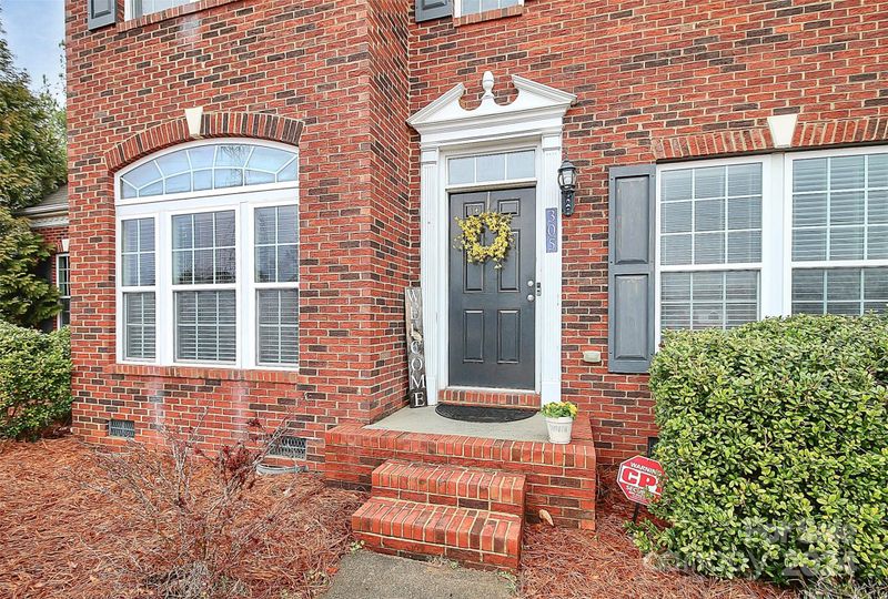 305 Hydrangea Dr, Lake Wylie, SC 29710