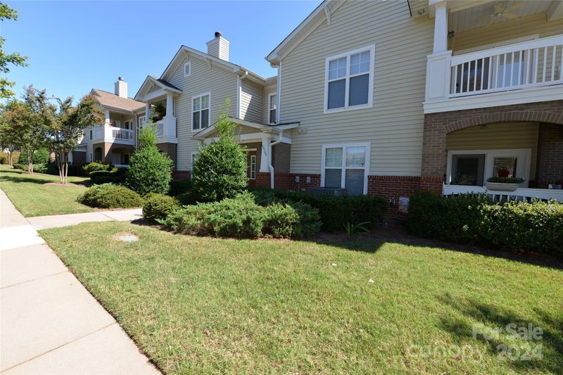 16714 Amberside Rd, Cornelius, NC 28031
