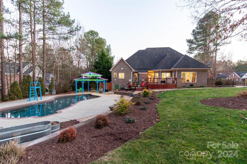130 Honeysuckle Creek Loop, Mooresville, NC 28117