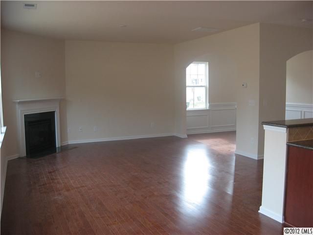 112 Rougemont Dr, Mooresville, NC 28115