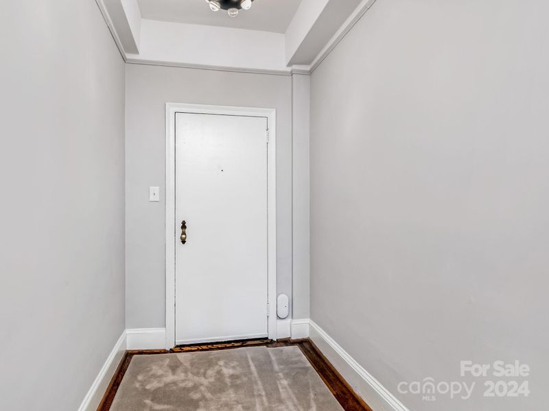 301 W 10th St #305, Charlotte, NC 28202