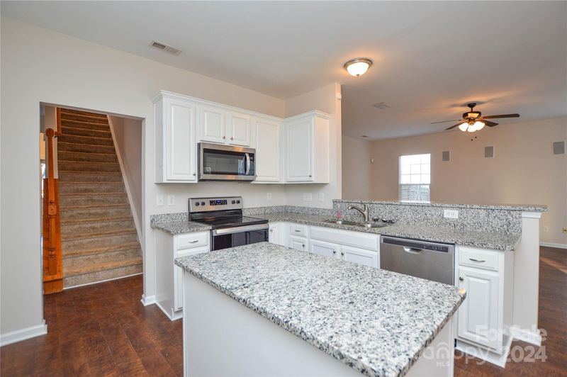 7005 Winter Garden Dr, Concord, NC 28025