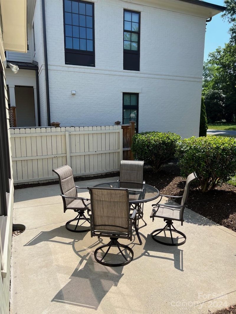 183 Canterbury Rd, Charlotte, NC 28211