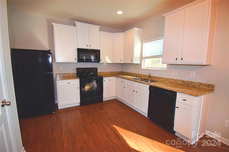 8406 Candlenut Ln, Charlotte, NC 28215