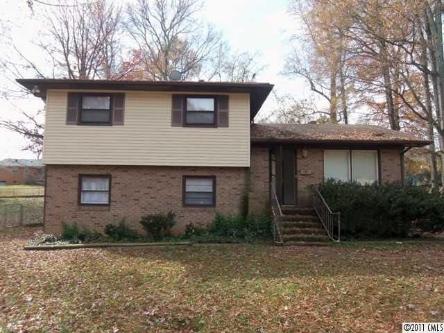 1133 Rosada Dr, Charlotte, NC 28213