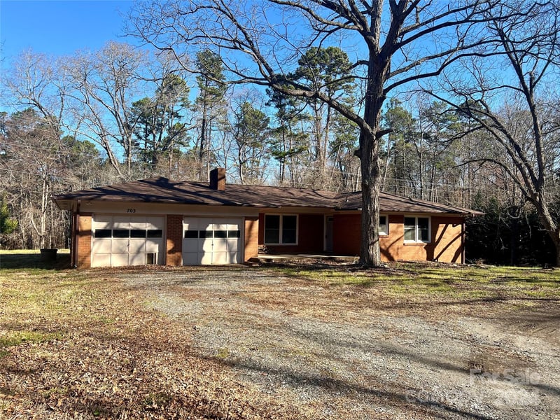 703 Alexis Lucia Rd, Alexis, NC 28006