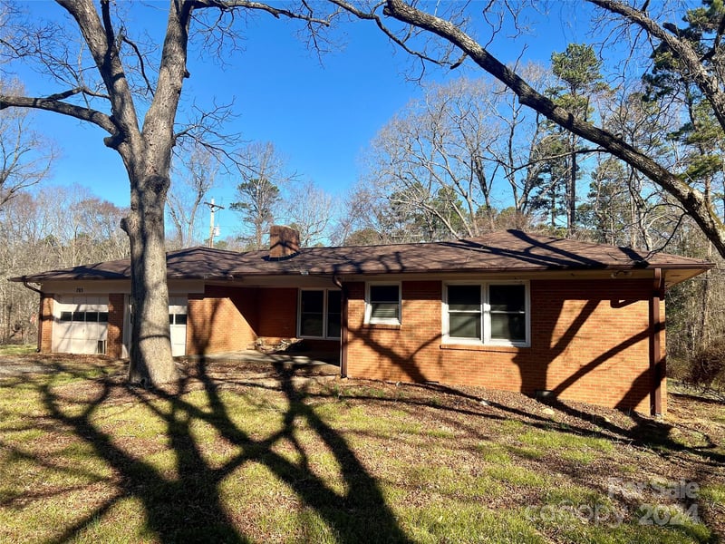 703 Alexis Lucia Rd, Alexis, NC 28006