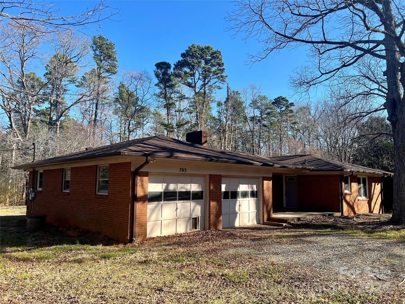 703 Alexis Lucia Rd, Alexis, NC 28006