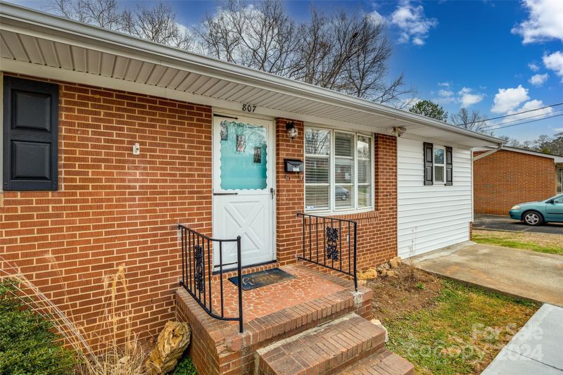 807 Gaston Ave, Belmont, NC 28012