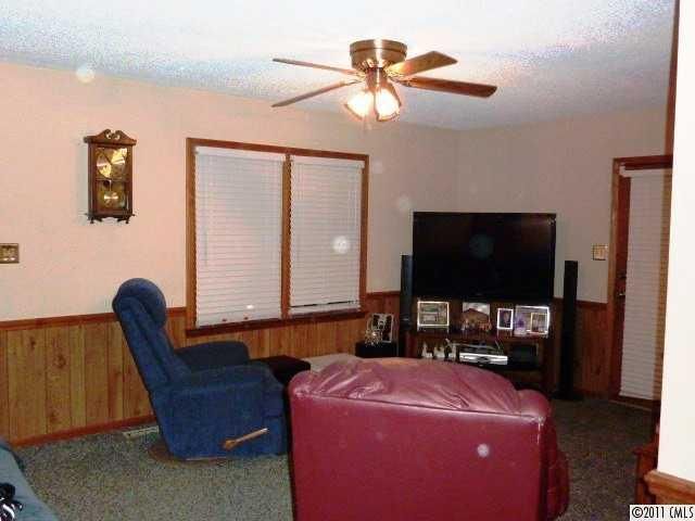 1733 Dameron Rd, Bessemer City, NC 28016