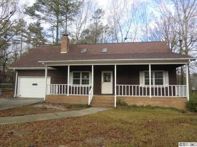 1300 Saint Andrews Dr, Monroe, NC 28112