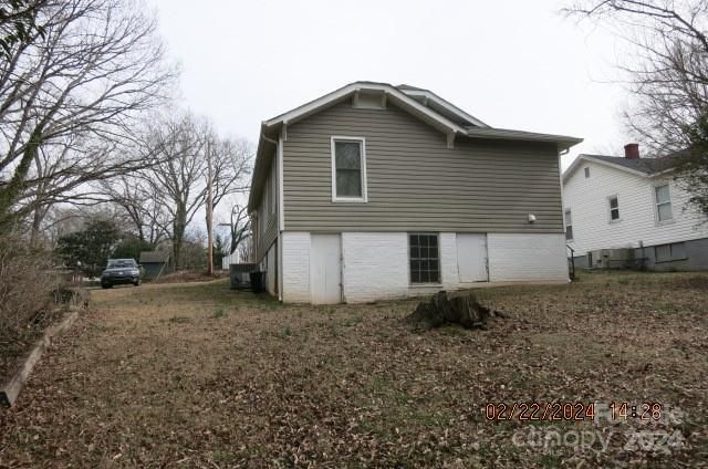 508 N Spring Ave #1, Newton, NC 28658