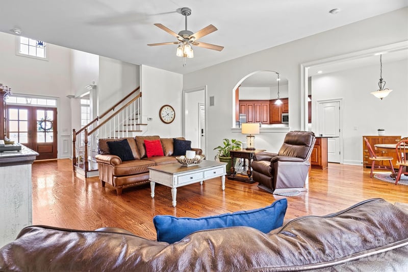 5452 Dolphin Ln, Lincolnton, NC 28092