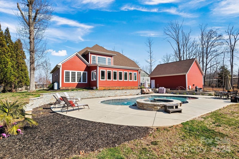 5452 Dolphin Ln, Lincolnton, NC 28092