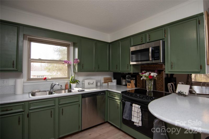 1101 Jennifer Ln, Cherryville, NC 28021