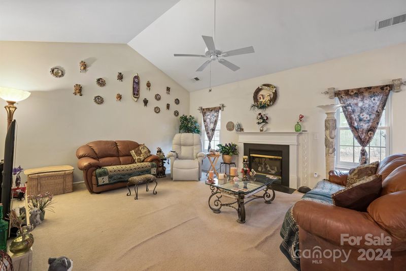 1219 Oakdale Commons Ct, Charlotte, NC 28216
