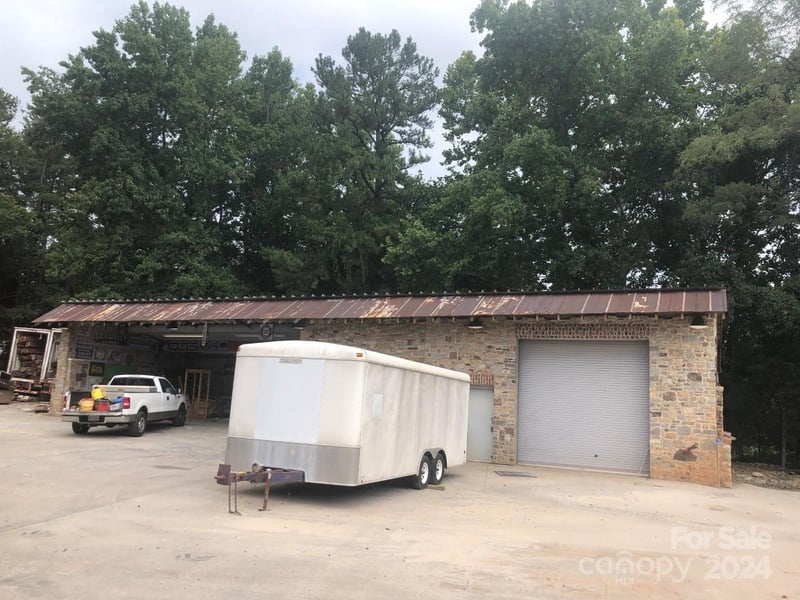 715 Oakridge Farm Hw, Mooresville, NC 28115