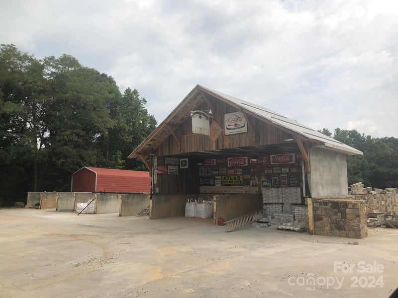 715 Oakridge Farm Hw, Mooresville, NC 28115