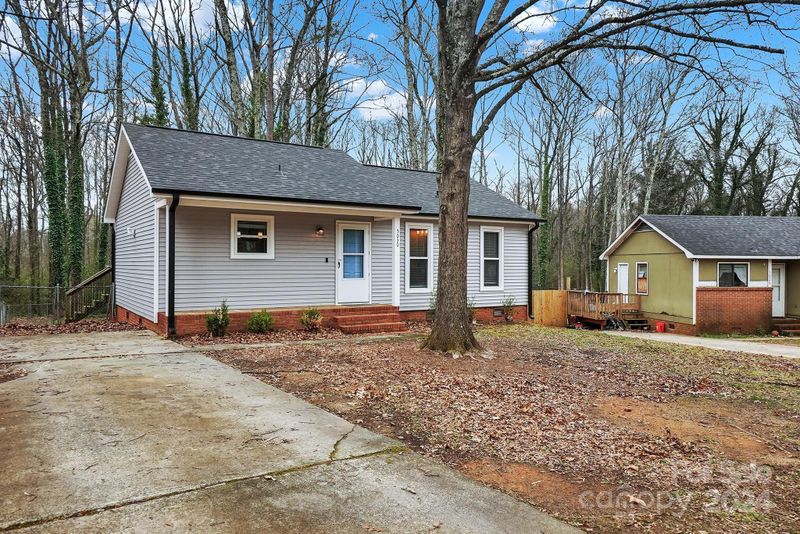 5030 Glenview Ct, Charlotte, NC 28215