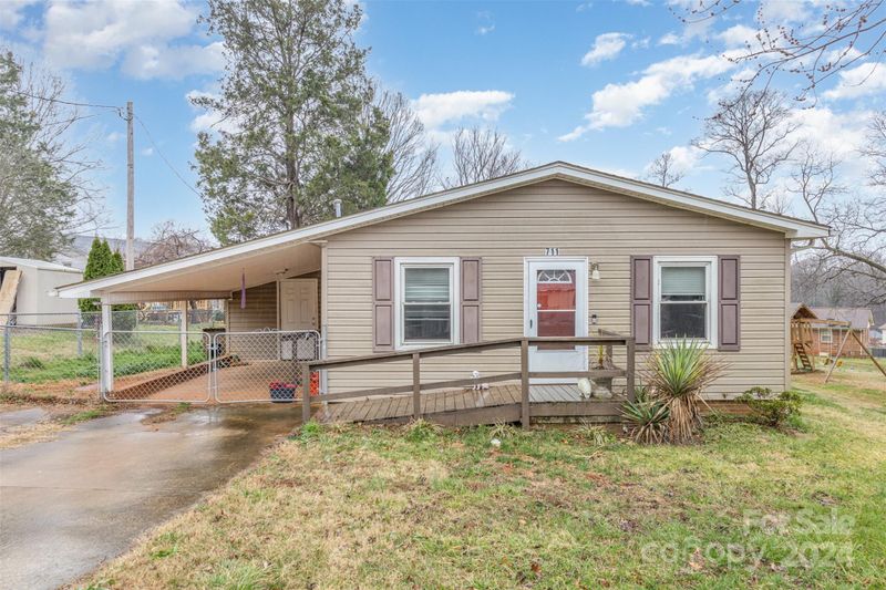 711 11th St, Newton, NC 28658