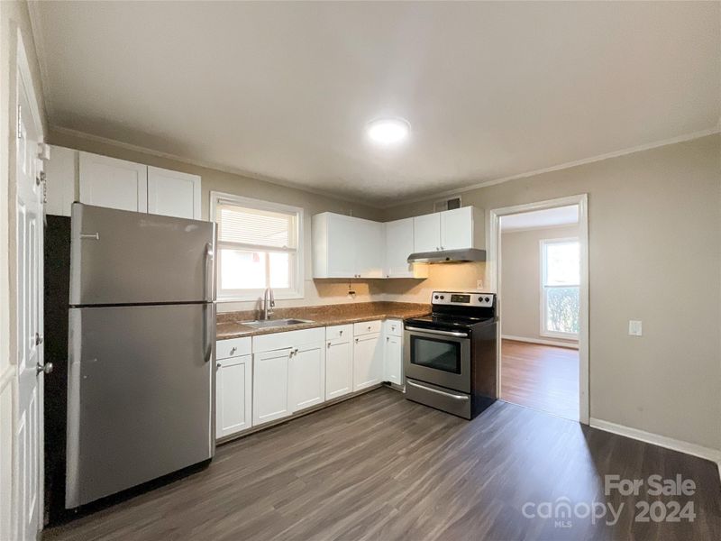 3015 Remington St, Charlotte, NC 28216