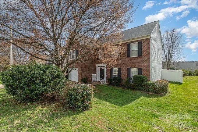 2108 Ballingarry Dr, Statesville, NC 28625